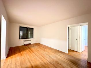 201-02 Rocky Hill Rd #1B, Bayside, NY 11361
