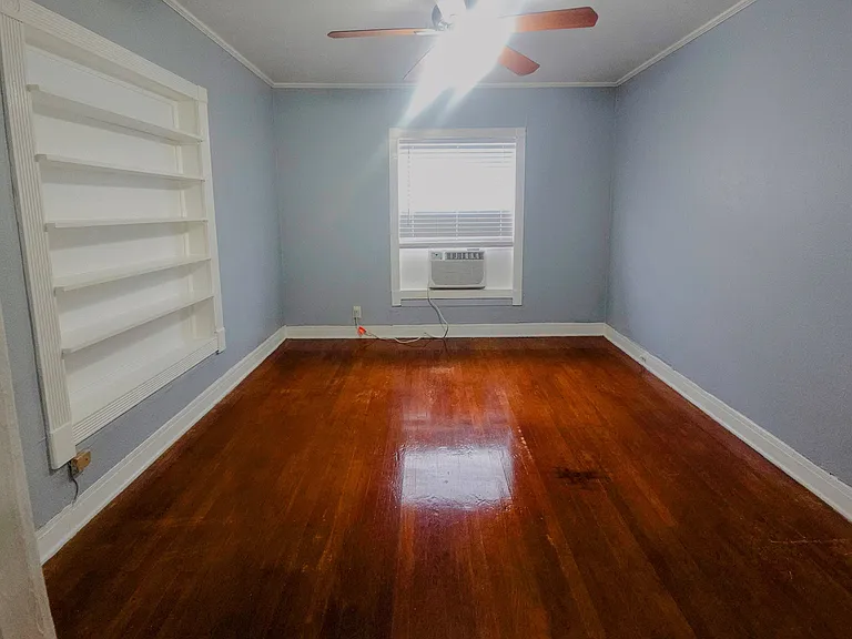 1904 W Main St #4 — Photo 2