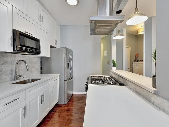 2nd image of 208 W 119th St APT 5E