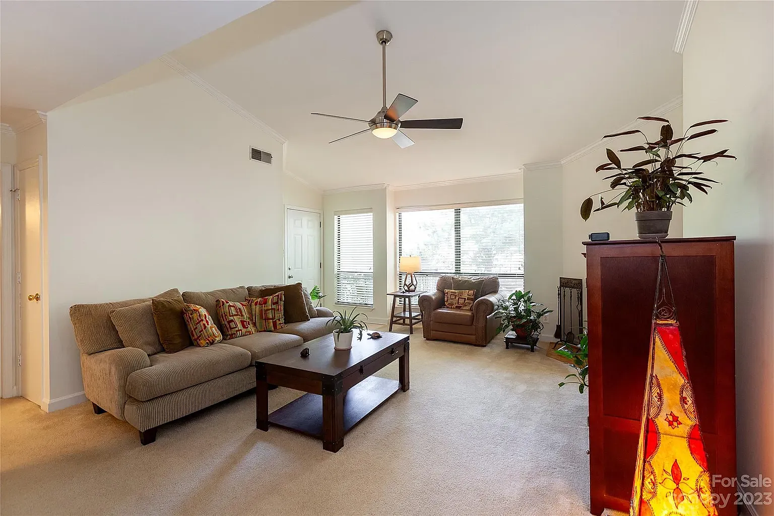 2 bed, 964 sqft, $1,950 — Photo 4