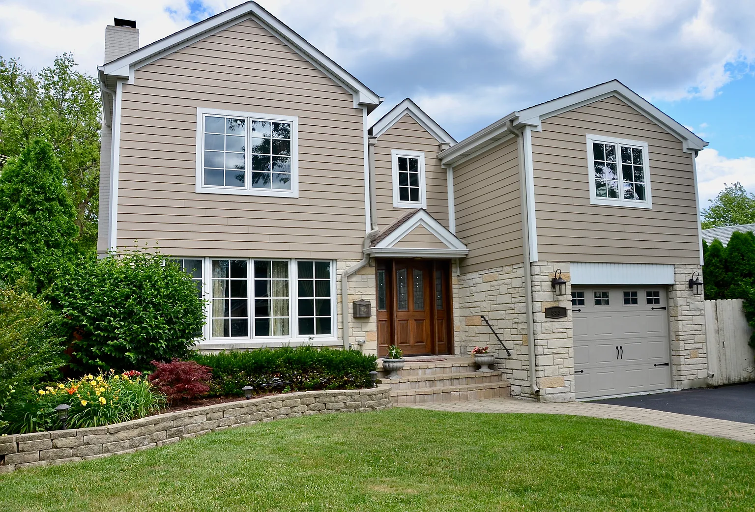 533 Exmoor Rd photo 1