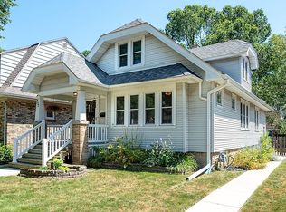 4842 N Mohawk Ave, Glendale, WI 53217