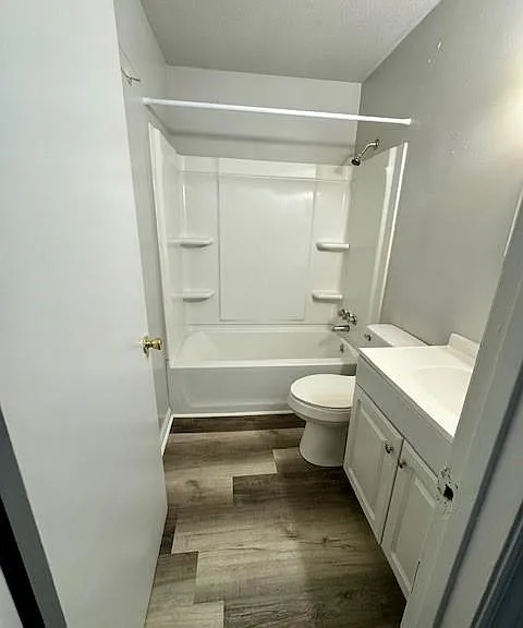 925 Delmonte Dr — Photo 11