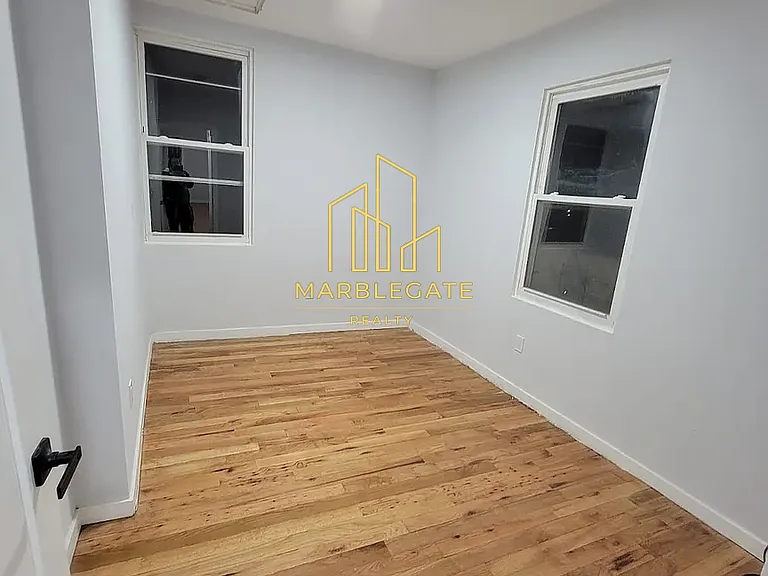 379 S 20th St #22R — Photo 13