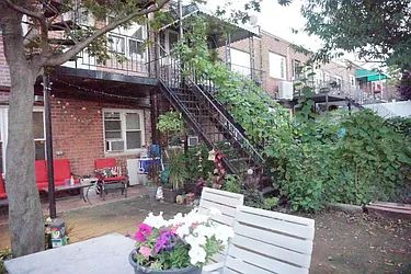 Rented by Papp Realty