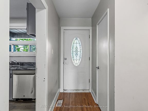 5th image of 1016 Centre St N