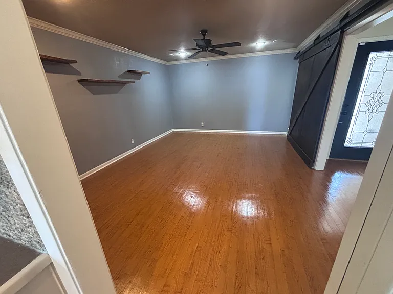 1911 S Park Dr — Photo 6