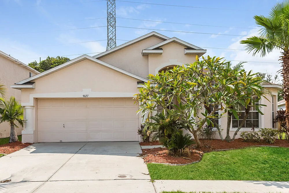 4 bed, 3.0 bath, 1797 sqft, $2,415 — Photo 1