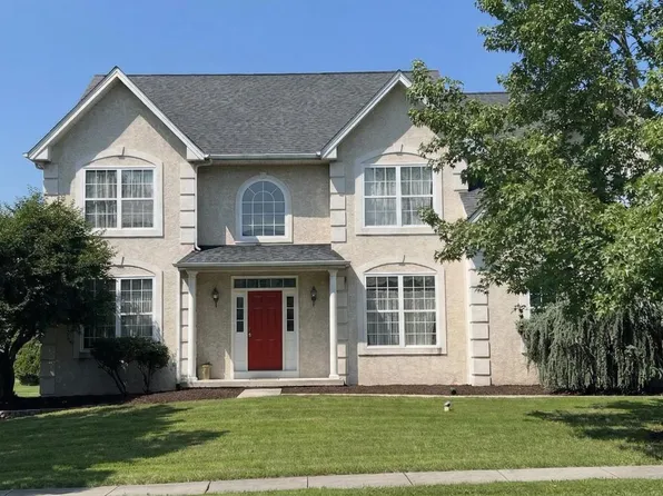 25 Tanglewood Dr, Schwenksville, PA 19473