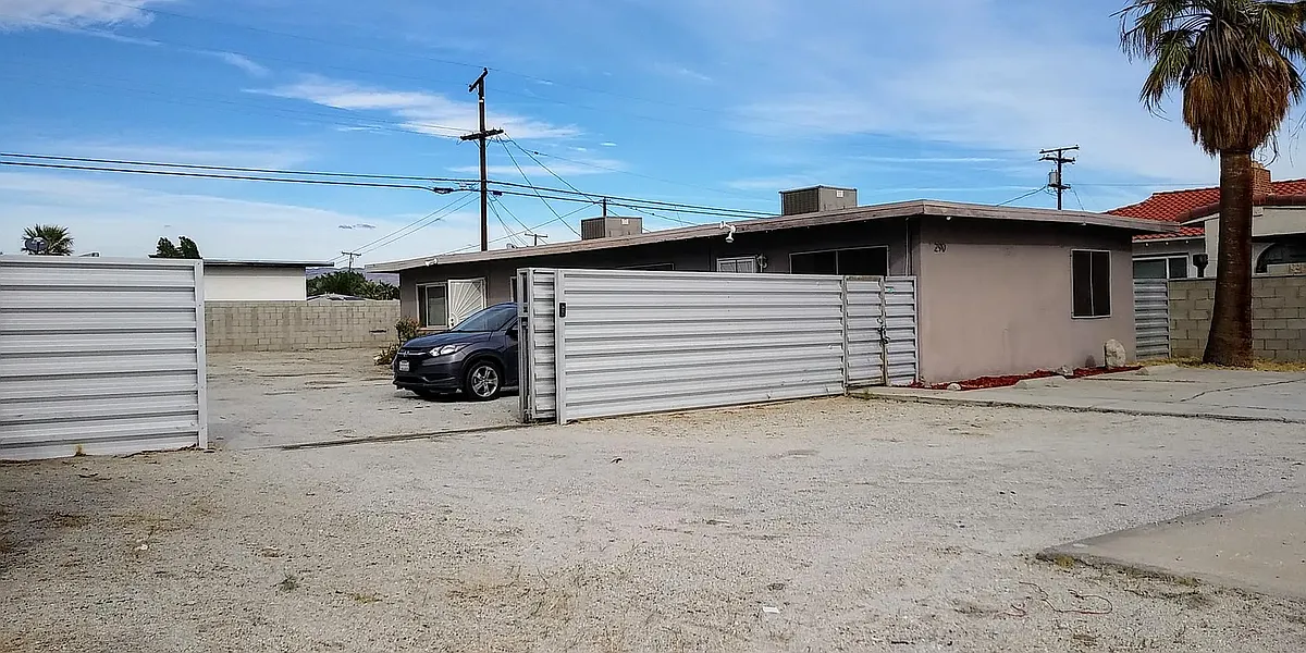 Building Photo - 290 W Rosa Parks Rd #A