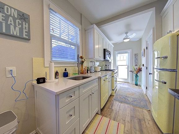 2nd image of 132 Roosevelt Blvd #1