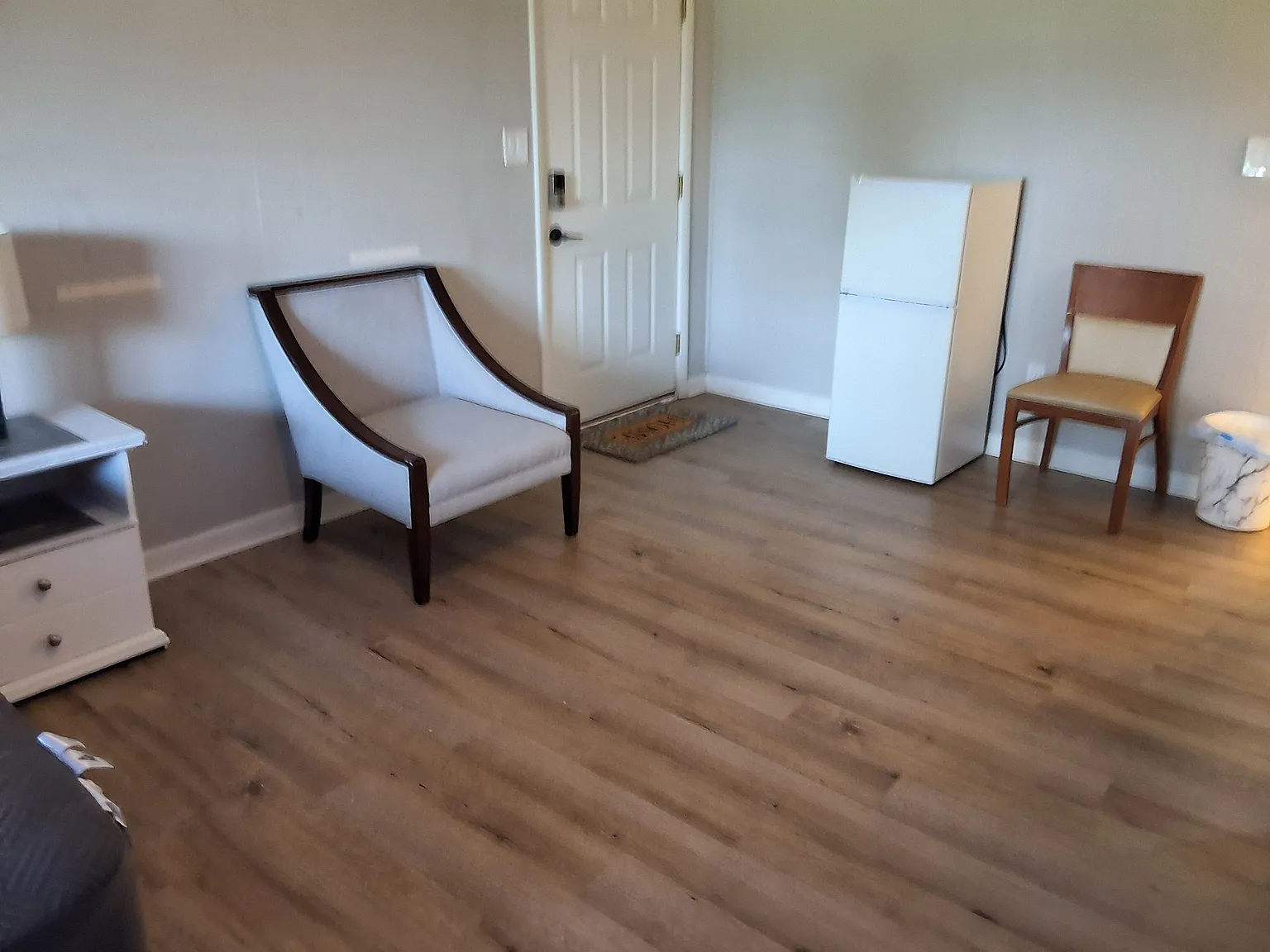 Studio, 3200 sqft, $1,200 — Photo 4