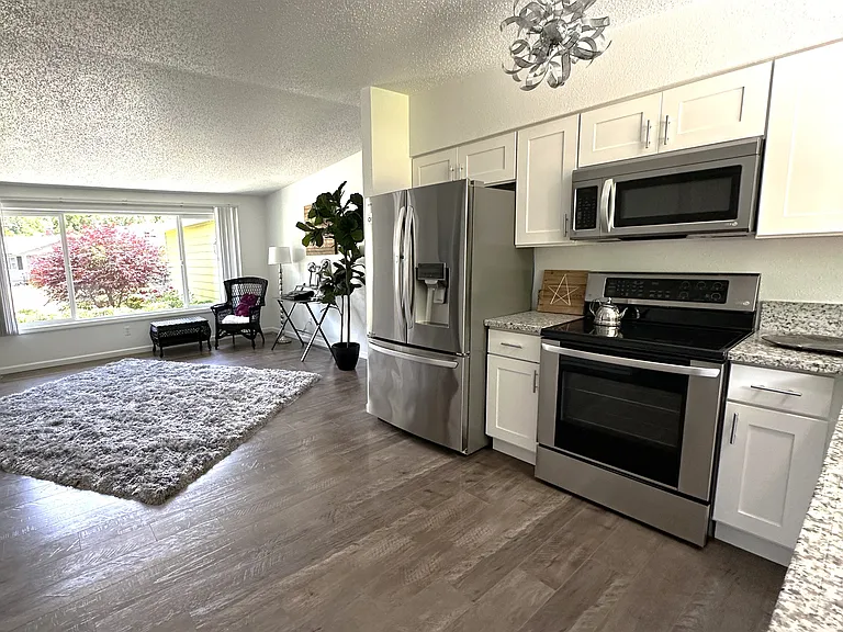 810 Garrison St NE — Photo 21