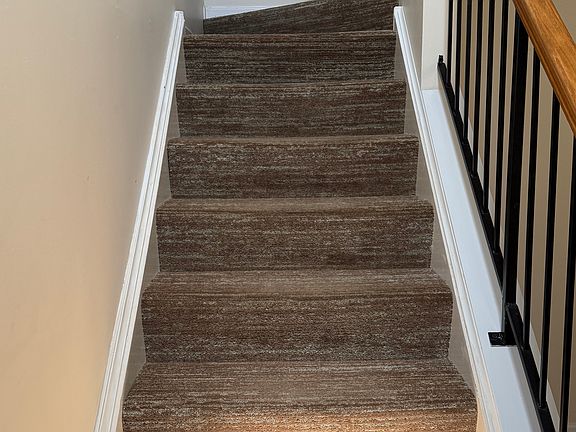 4th image of 1403 Orleans Dr #Townhouse