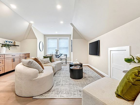 3rd image of 22 Pauline St #5