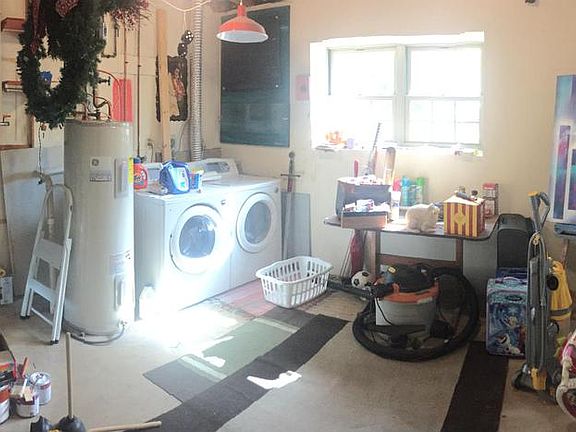3rd image of 5749 Burke Towne Ct