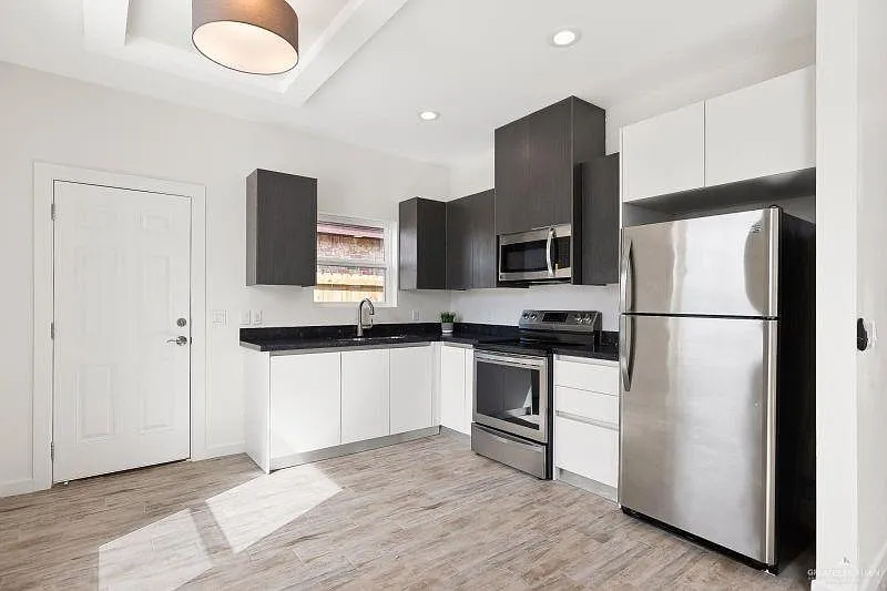 2 bed, 2.0 bath, 942 sqft, $975 — Photo 4