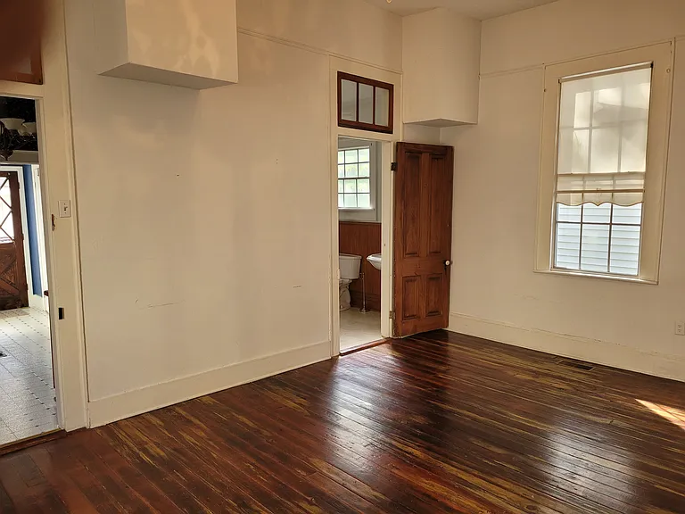 220 Amelia St — Photo 18