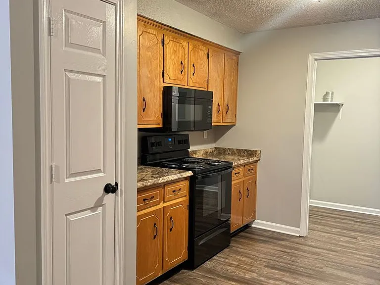 3895 Northeast Dr — Photo 9