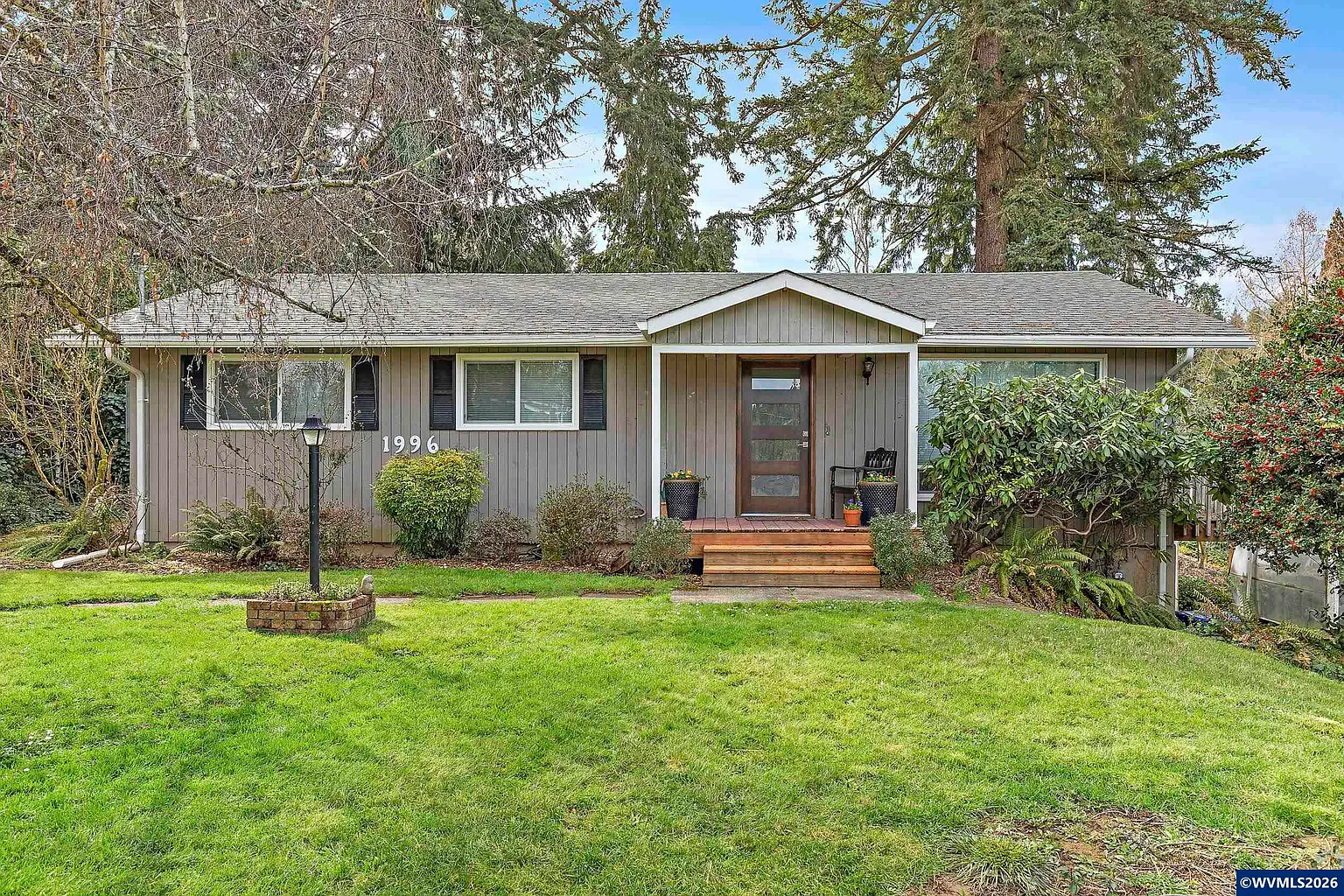 1996 Roberta Ave S photo 1