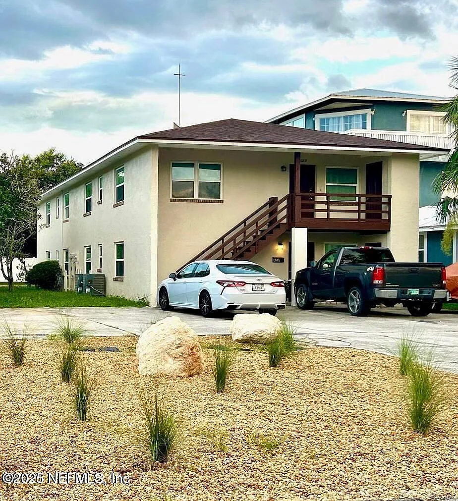 2 bed, 1.5 bath, 900 sqft, $1,850 — Photo 2
