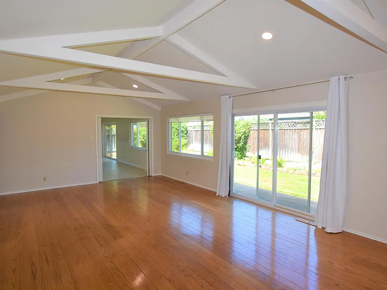 1476 Bedford Ave — Photo 19
