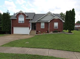 2800 Sharpie Dr, Clarksville, TN 37040