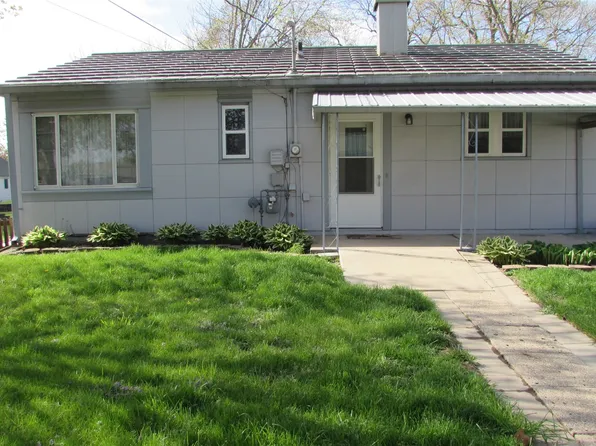 905 E Montgomery St, Knoxville, IA 50138