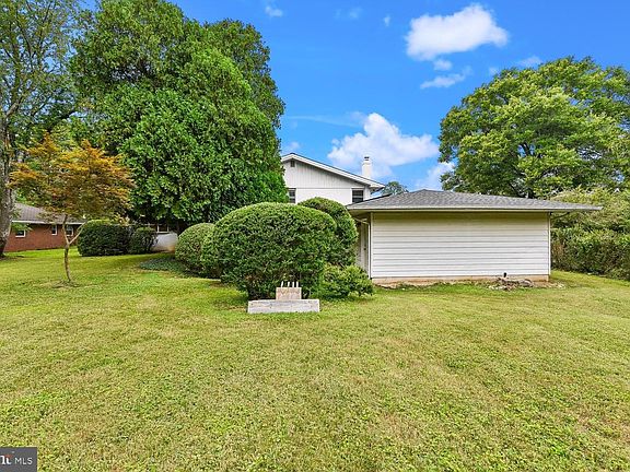 3rd image of 7933 Stevenson Rd