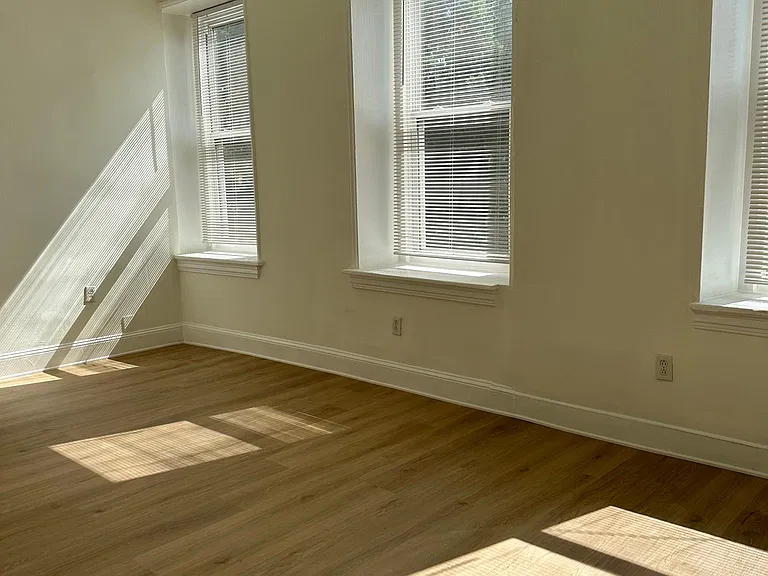 101 Rochelle Ave #2 — Photo 5