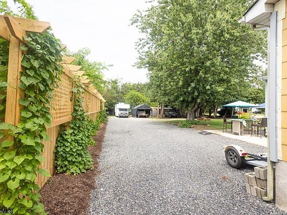 4th image of 30 S Old Tuckahoe Rd