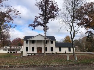 602 E Fox Den Dr, Knoxville, TN 37934