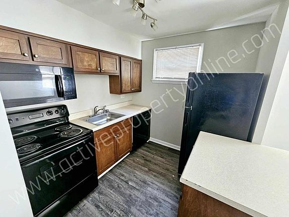 3rd image of 2020 Vineville Ave