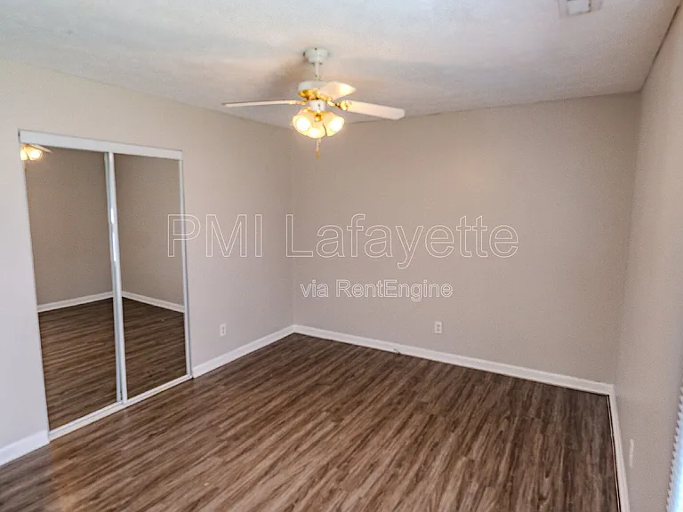 821 Julia Ln — Photo 15