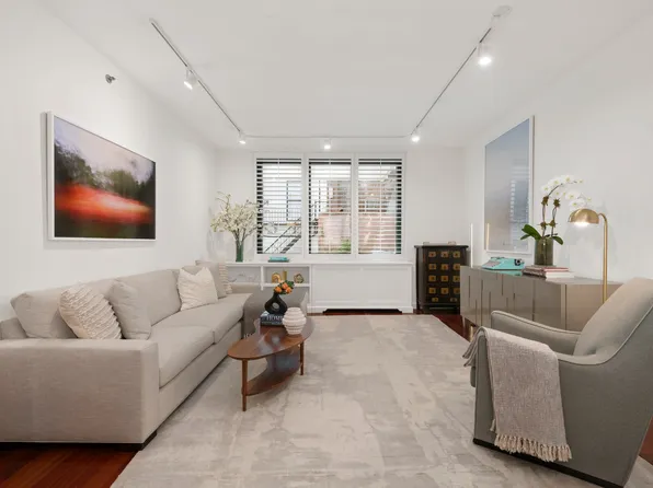 50 West 15th Street 2D image 2 of 14