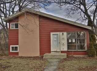 630 W Ridge Rd, Villa Park, IL 60181