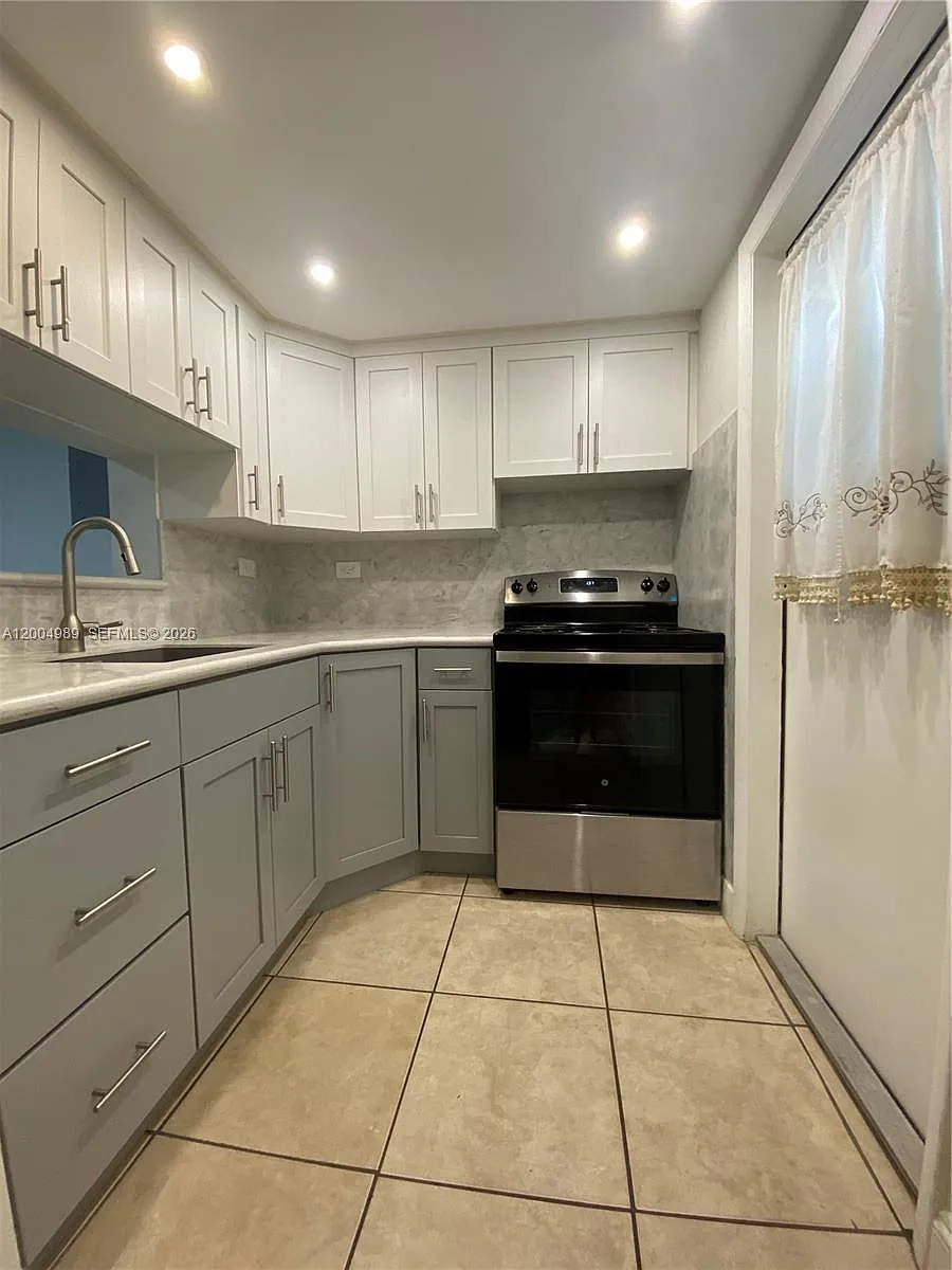 Building Photo - 234 Antiquera Ave #9