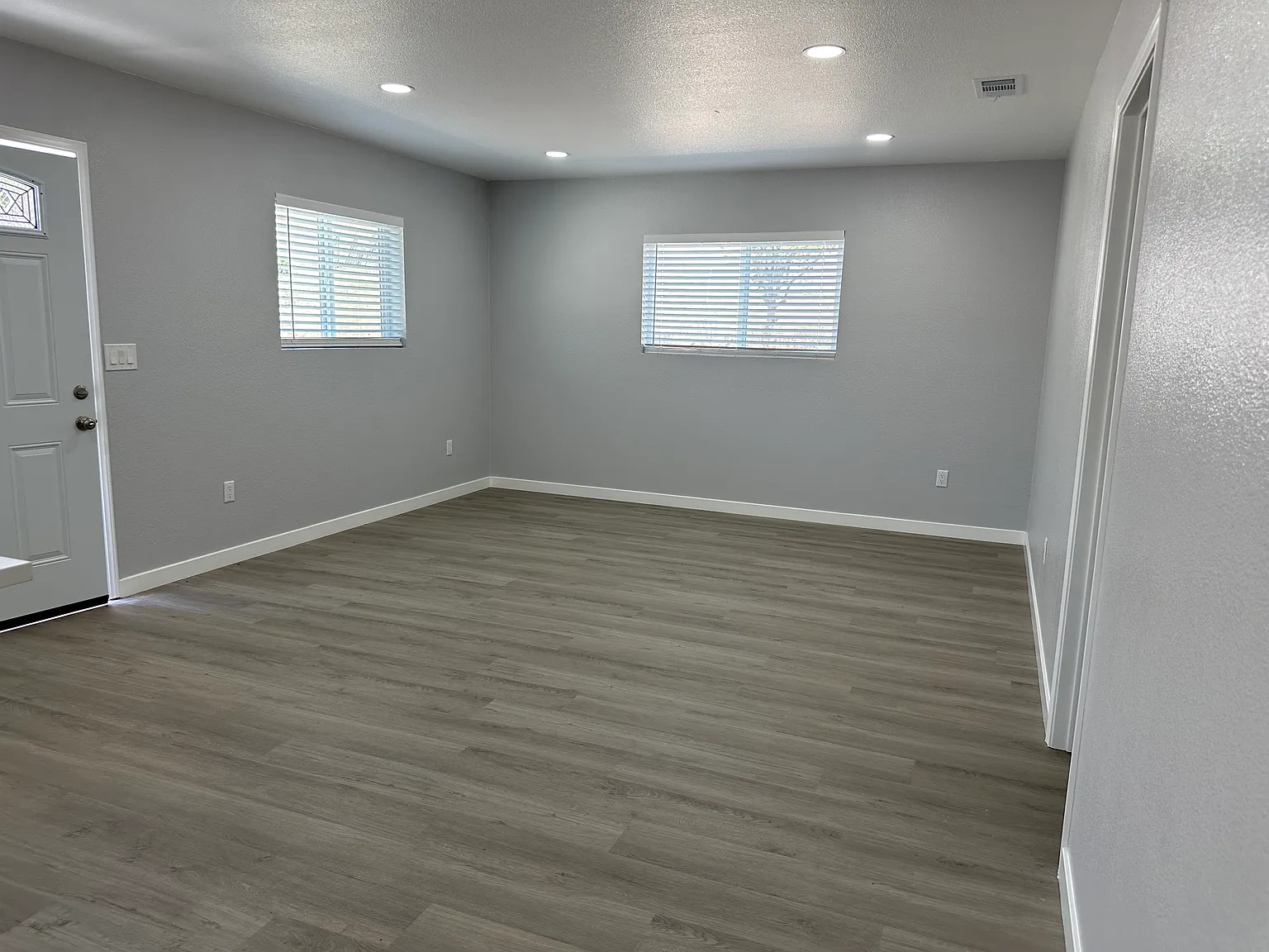 2 bed, 1013 sqft, $3,100 — Photo 3