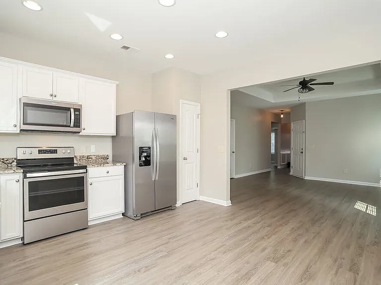 13 Samuel Way NW — Photo 7