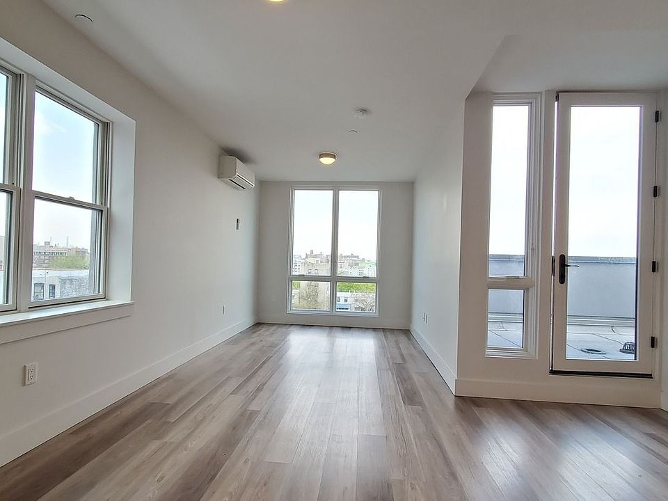 1st image of 1117 Hoe Ave #6B