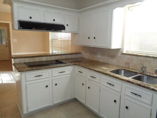 802 Baltic Ln — Photo 19