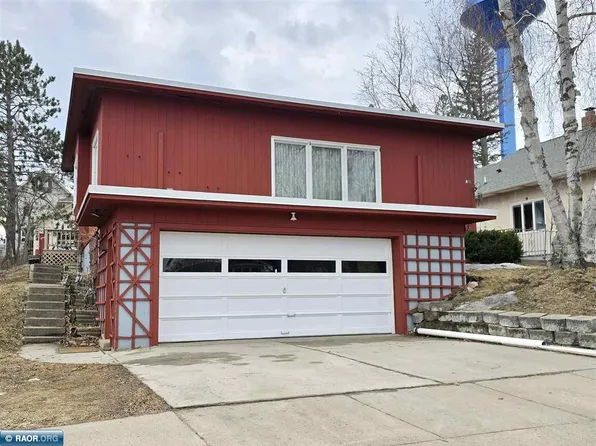 411 1st St NW, Chisholm, MN 55719