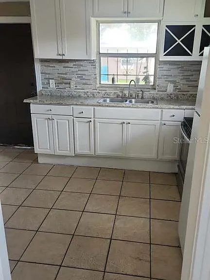 414 Sunset Dr — Photo 5