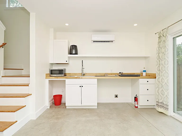513 12th St NW #B — Photo 5