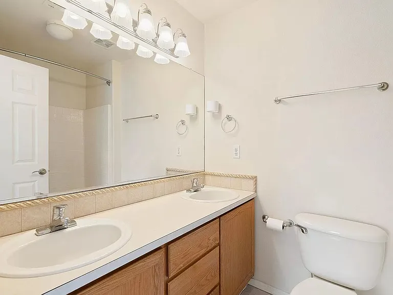 9215 SW Sweek Dr — Photo 12