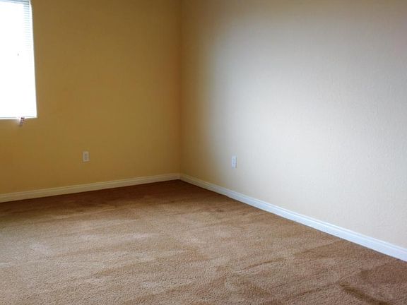 5th image of 456 Hunter Dr Unit 1