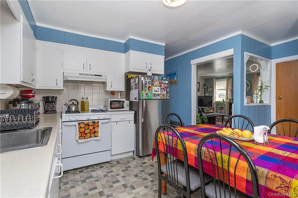 3 bed, 1400 sqft, $3,000 — Photo 3