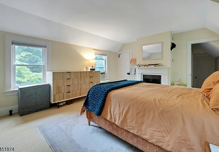 8 Franklin Pl — Photo 21
