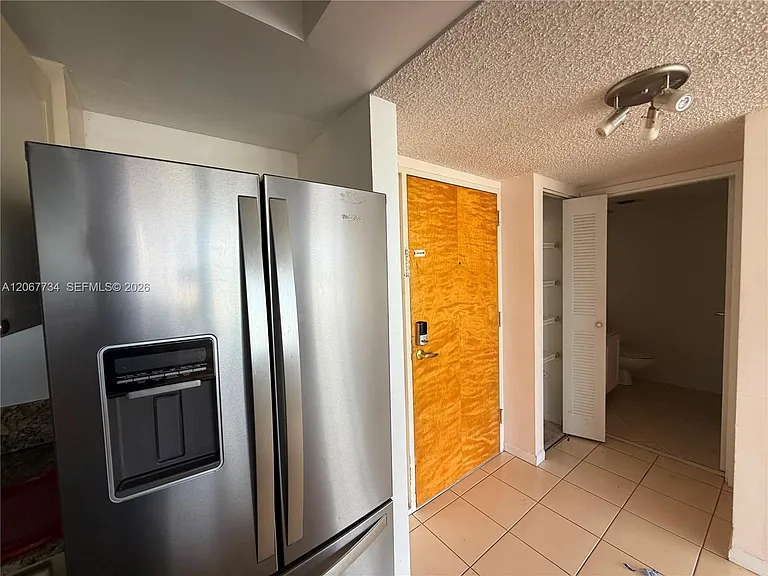 7601 E Treasure Dr #2220 — Photo 3