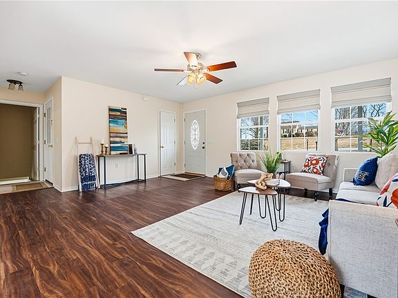 4th image of 3699 Mitchell Rd